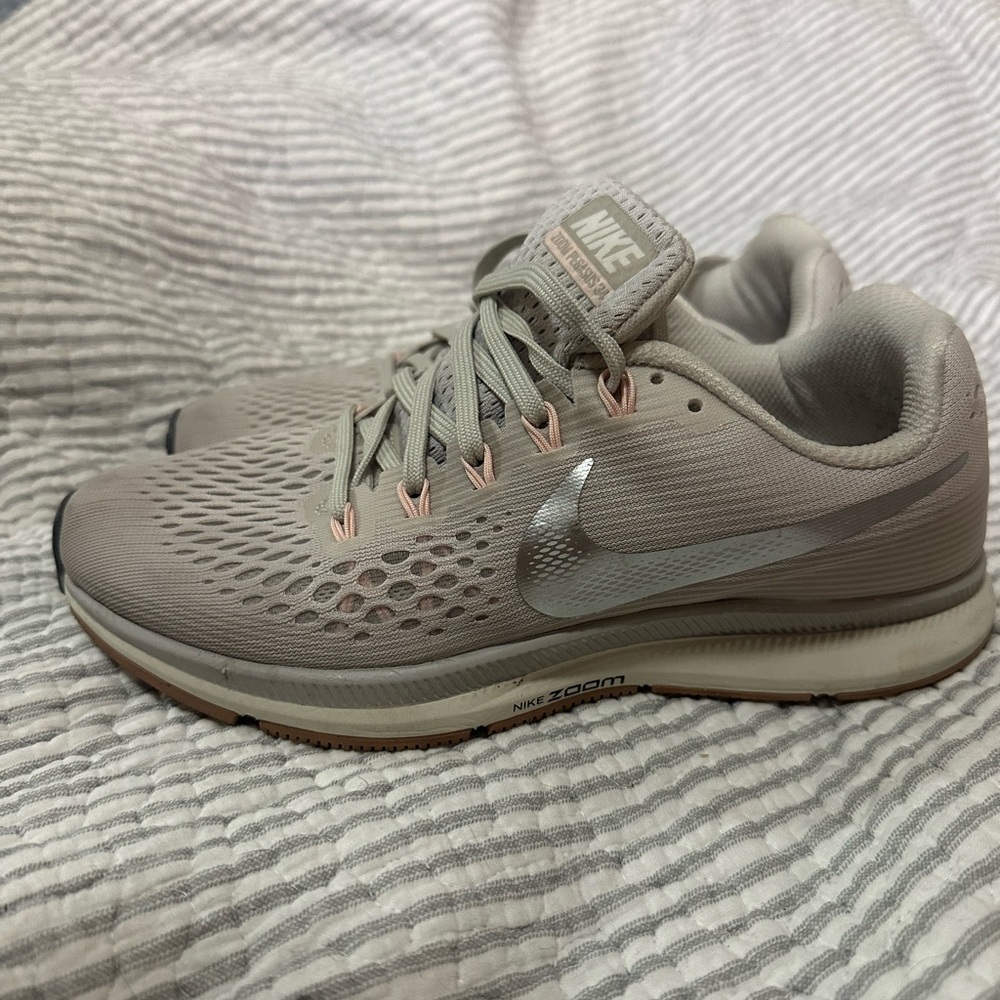 Nike zoom pegasus 34 size 8